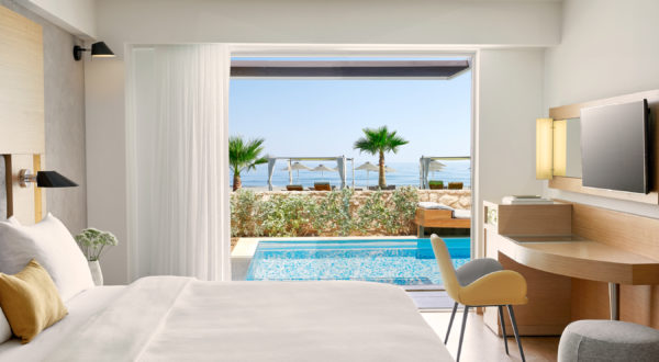 Book your stay <br> from <br> 09/06 - 22/06 <br> & Save 30%