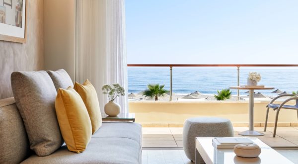 Last Minute Offer! <br> Save 30% <br> for stays <br> 30/07 - 02/08